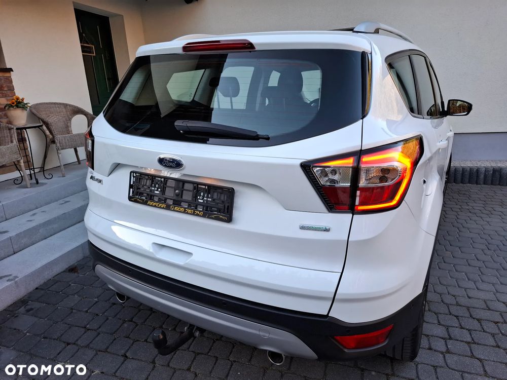 Ford Kuga 1.5 EcoBoost 2x4 Titanium - 30