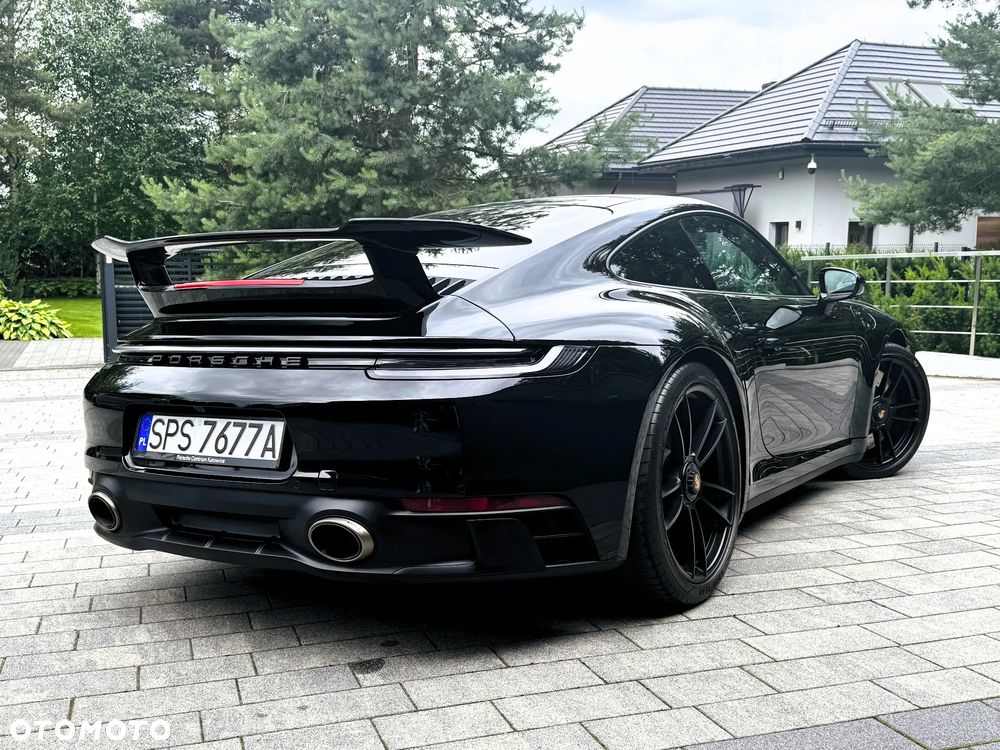 Porsche 911 Carrera 4 GTS - 4