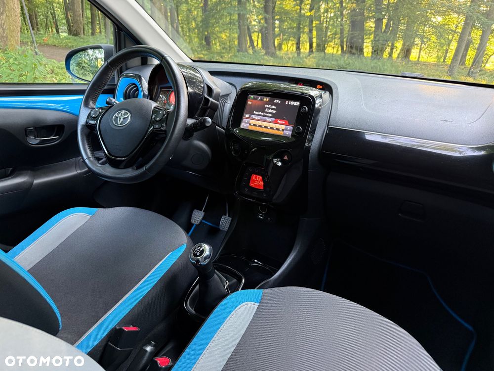 Toyota Aygo x-play touch - 20