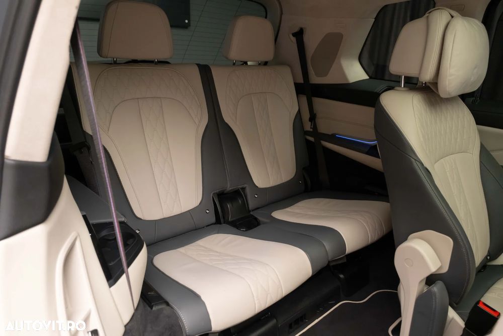 BMW X7 M60i xDrive - 37