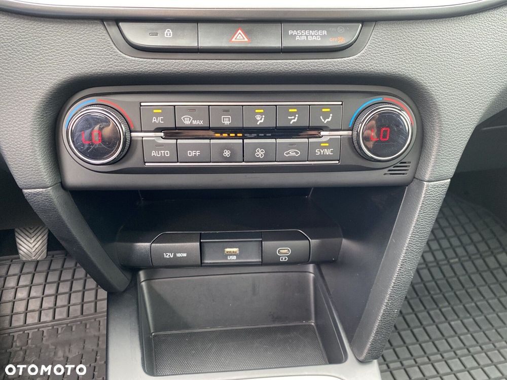Kia Ceed - 26