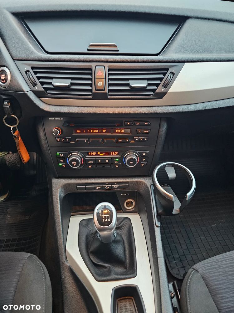 BMW X1 xDrive18d xLine - 12