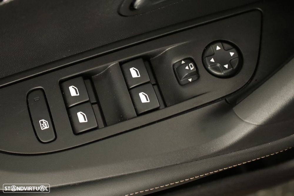 Peugeot 2008 1.2 PureTech Allure - 20