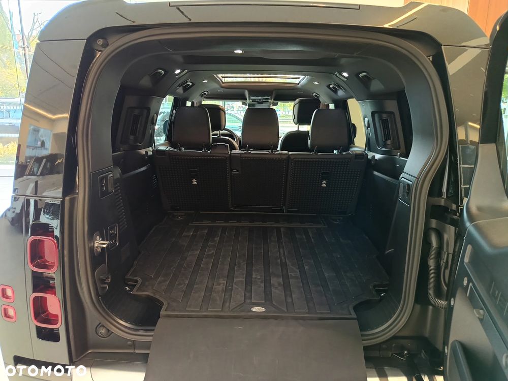 Land Rover Defender 130 5.0 P425 Outbound - 37