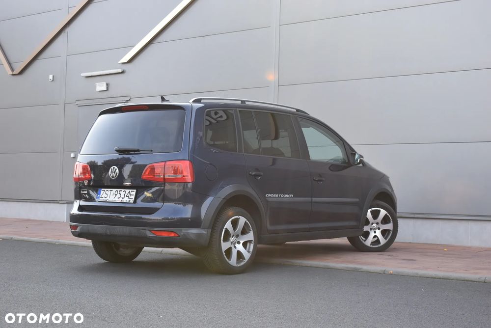 Volkswagen Touran - 37