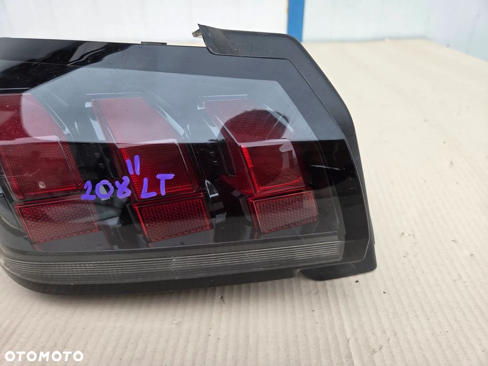 Lampa tylna prawa Peugeot 208 II 9823216780 - 5