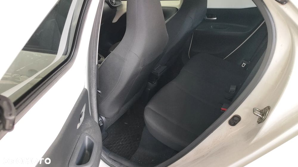 Toyota Aygo X Play - 8