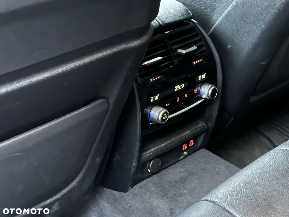 BMW Seria 5 530d xDrive mHEV - 10