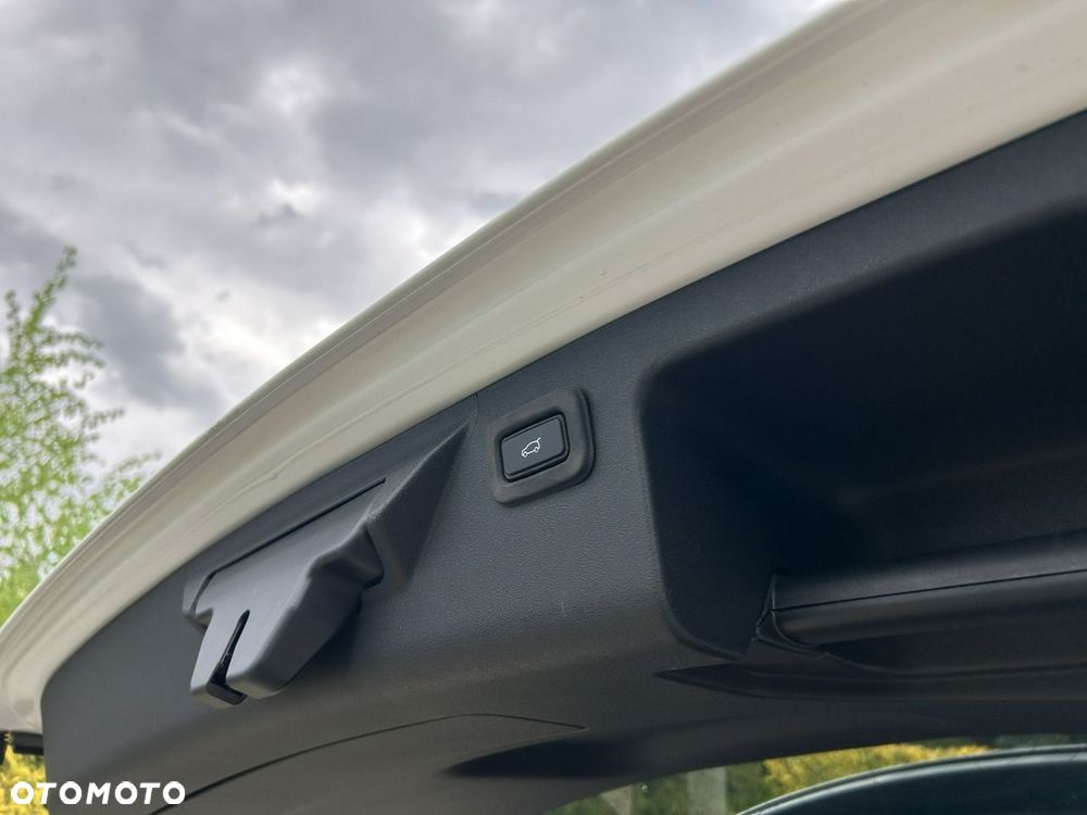 Land Rover Discovery Sport - 32