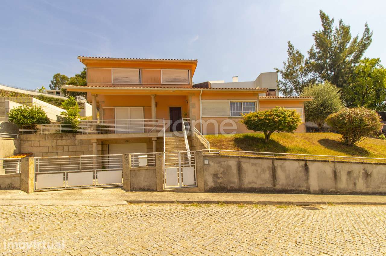 Moradia T5 em Este S. Pedro/ Braga - Grande imagem: 3/39