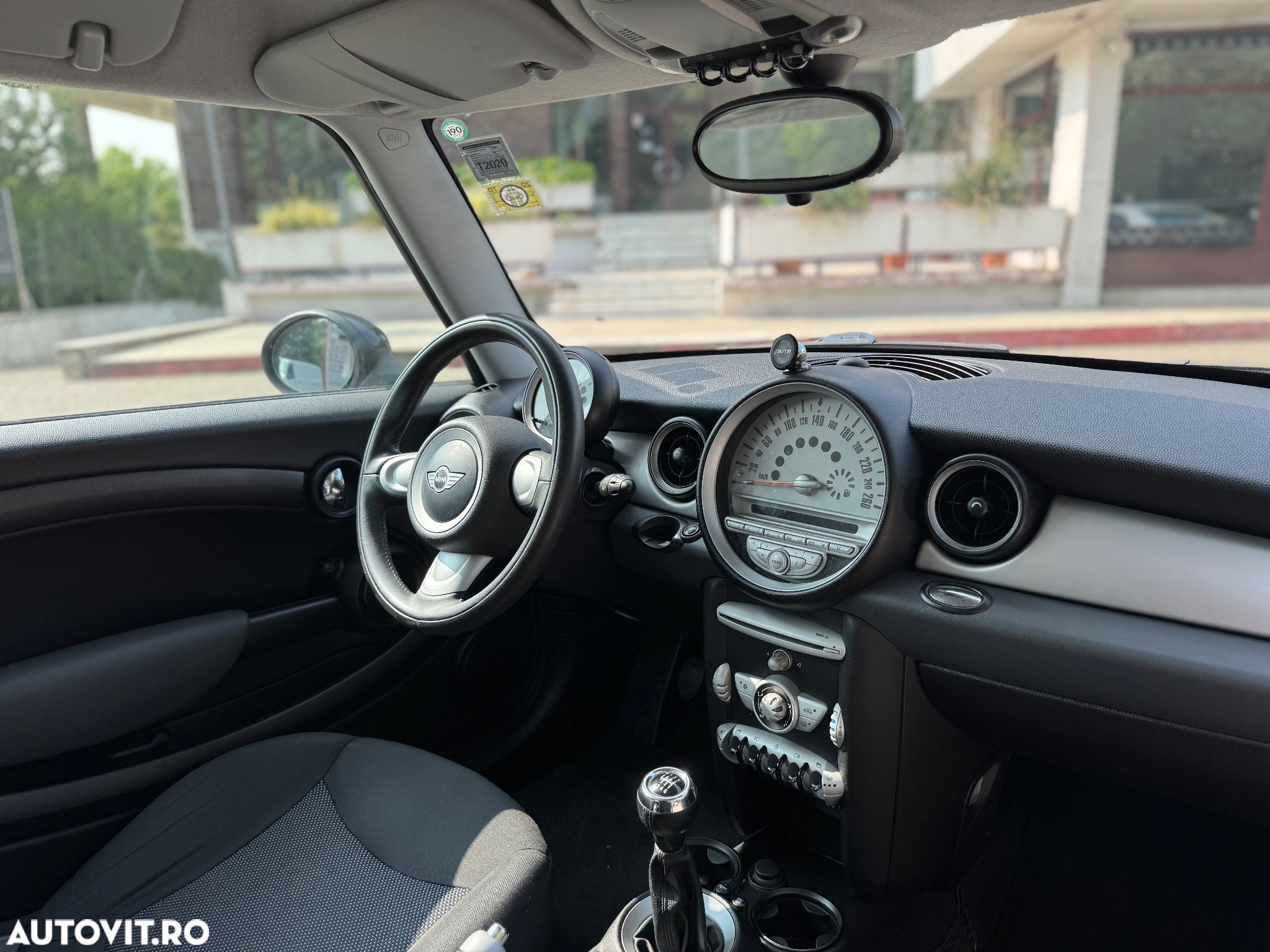 Mini Cooper 50 Mayfair - 14