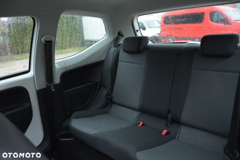 Volkswagen up! (BlueMotion Technology) move - 12