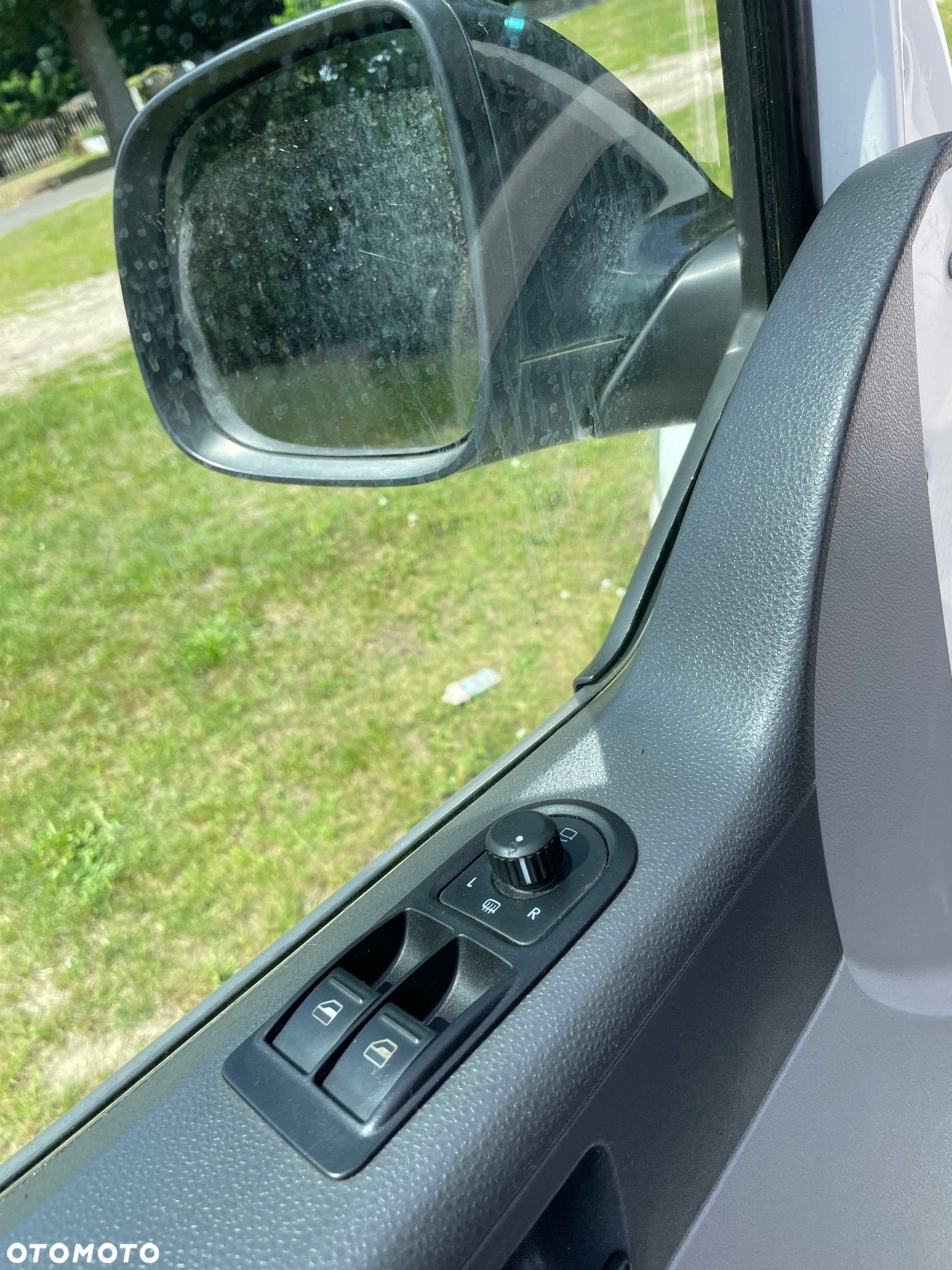 Volkswagen TRANSPORTER T5 - 24