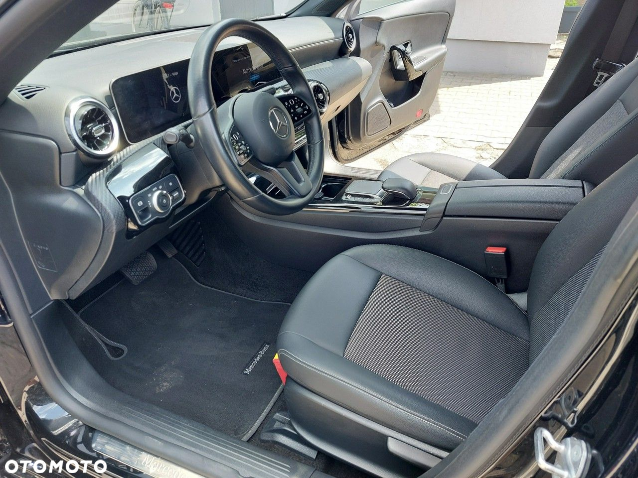 Mercedes-Benz CLA - 12