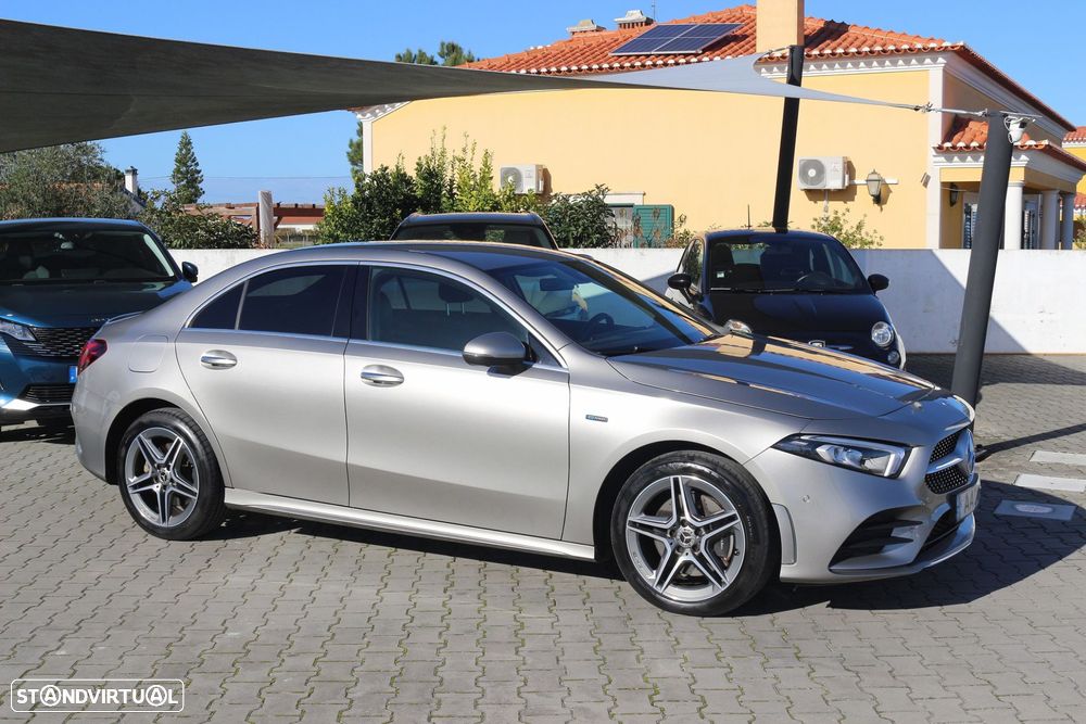 Mercedes-Benz A 250 Limousine e AMG Line - 18