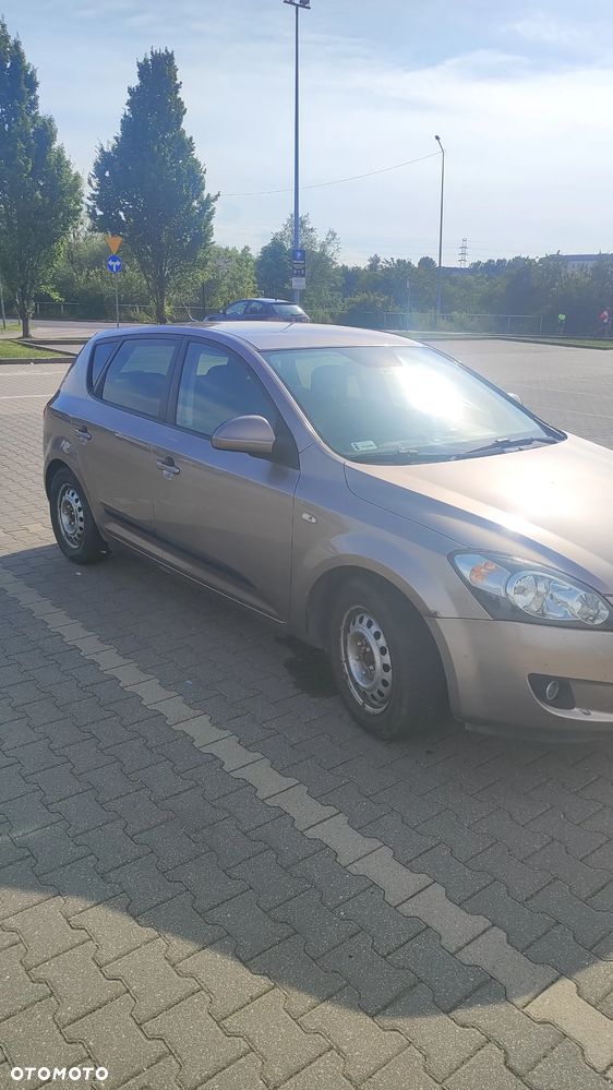 Kia Ceed 1.6 Crdi Comfort - 21