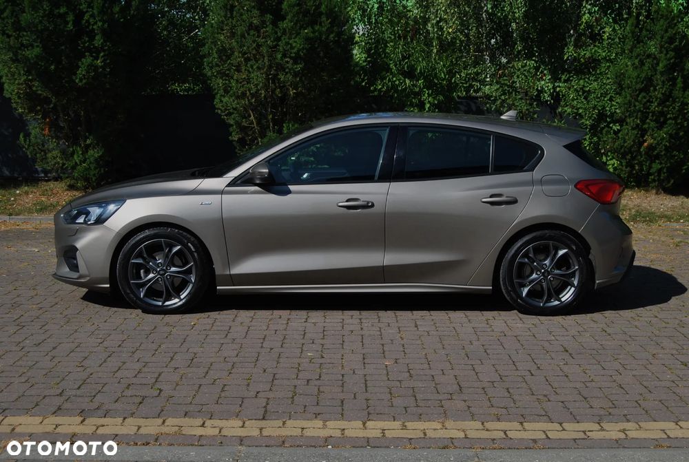 Ford Focus 1.5 EcoBlue Start-Stopp-System ST-LINE STYLE - 19