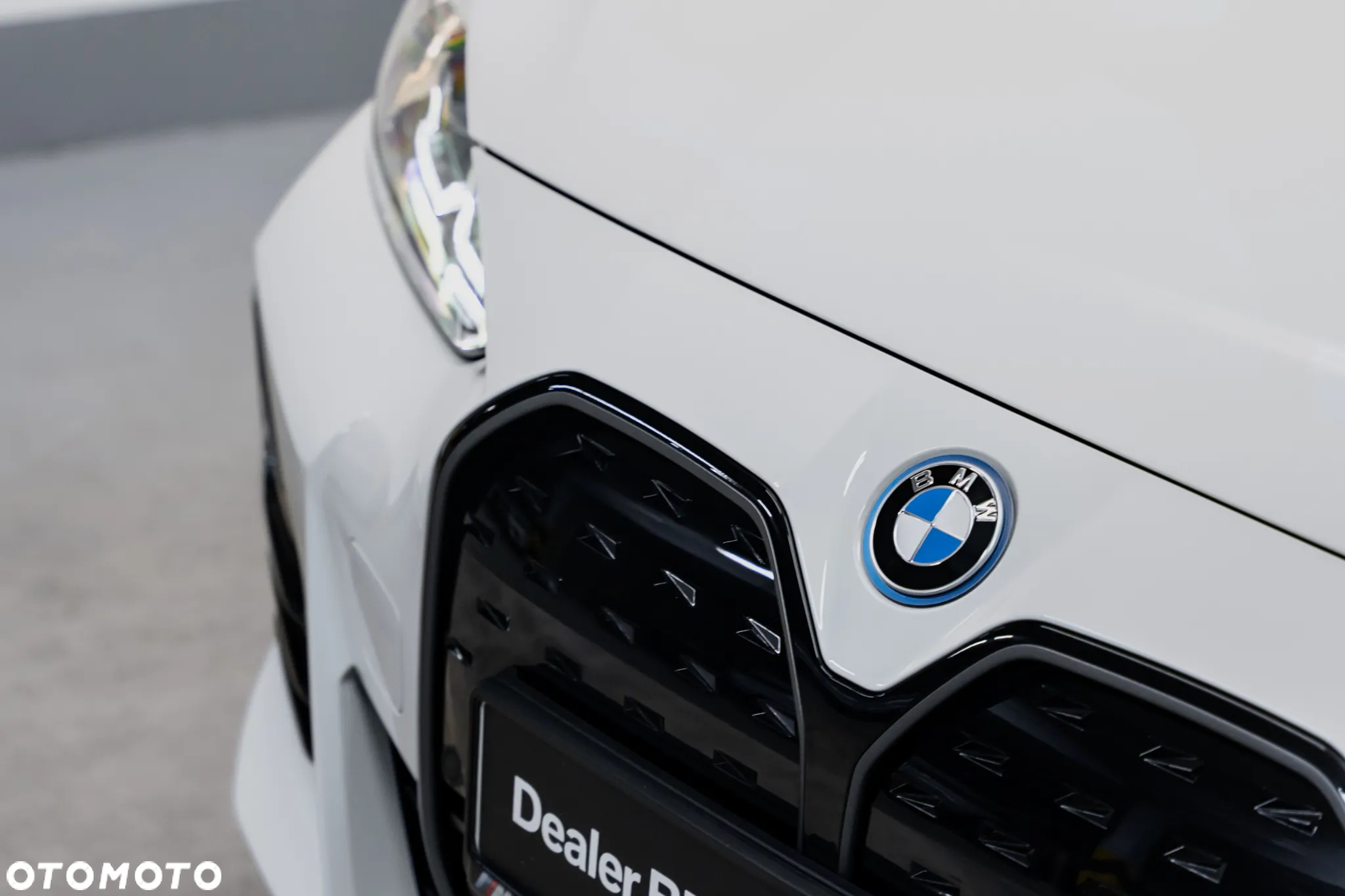 BMW i4 - 16