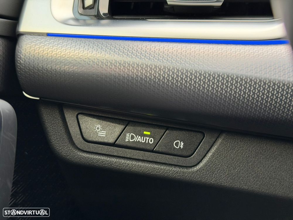 BMW X1 xDrive25e Pack Desportivo M - 28