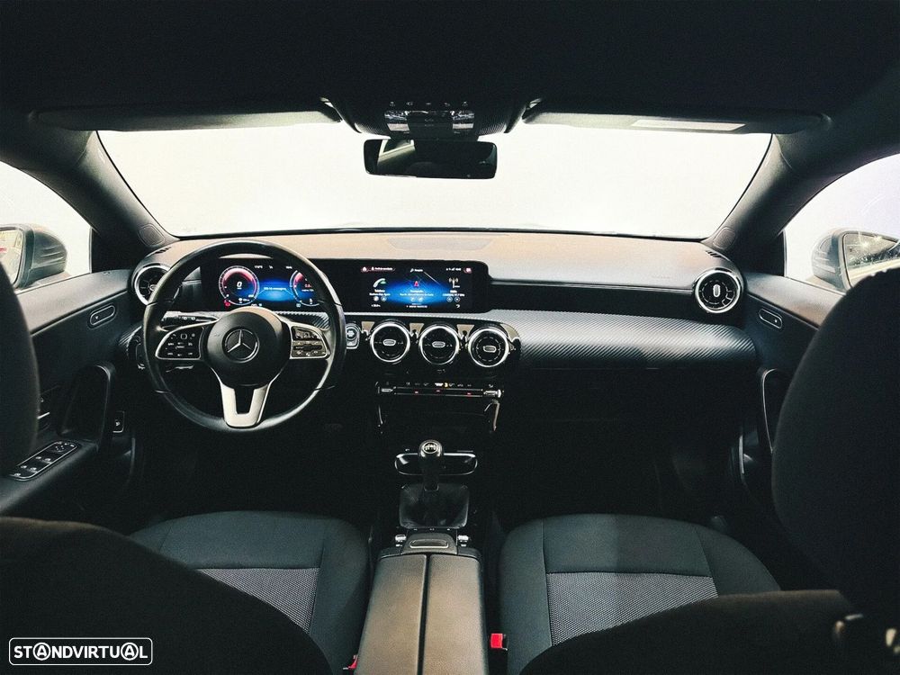 Mercedes-Benz CLA 180 - 8