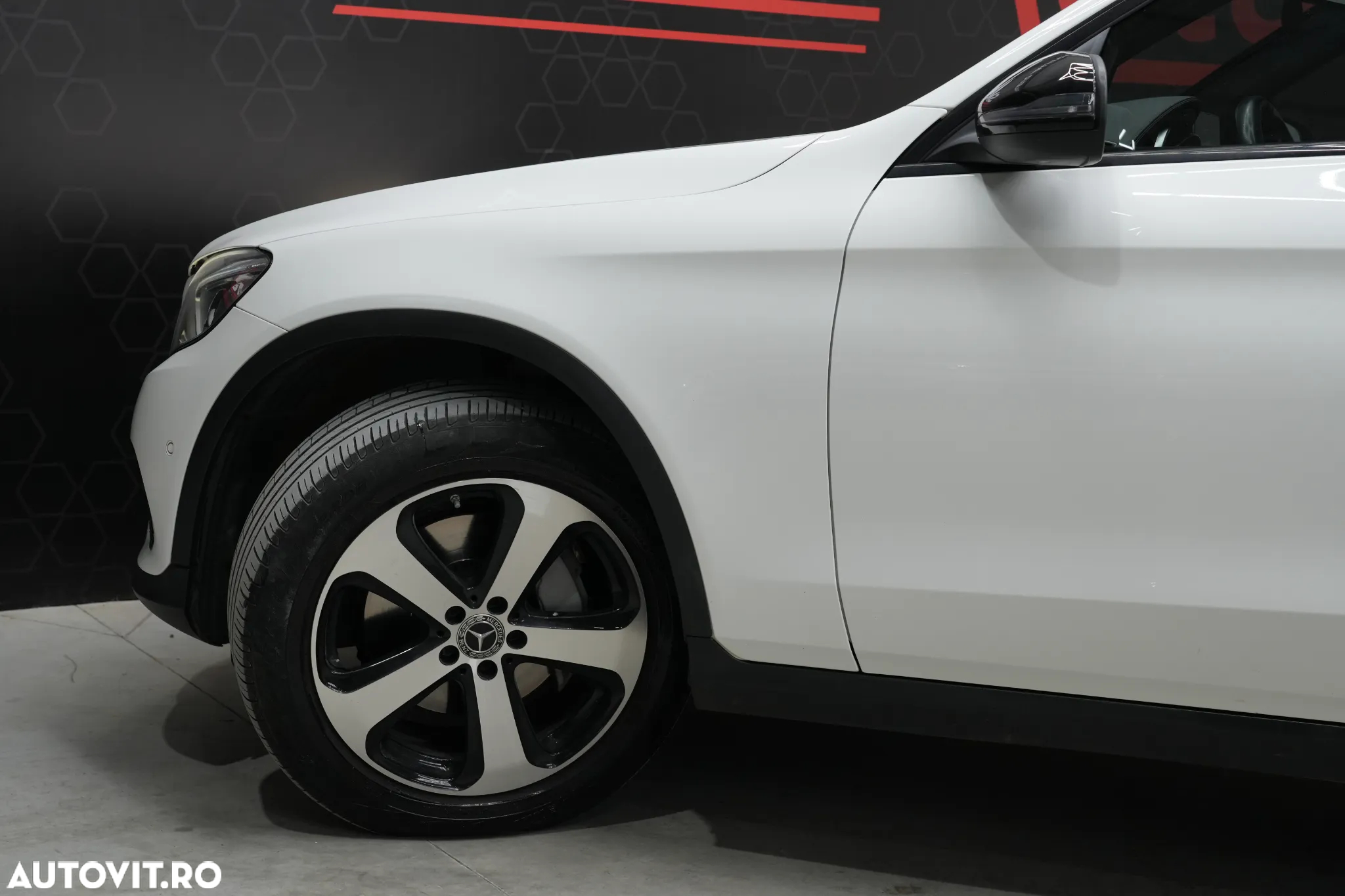 Mercedes-Benz GLC 250 d 4Matic 9G-TRONIC - 33