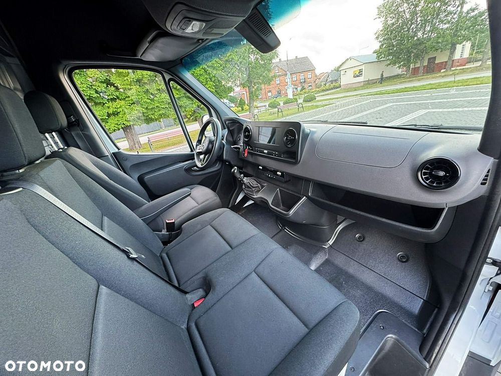 Mercedes-Benz Sprinter - 7