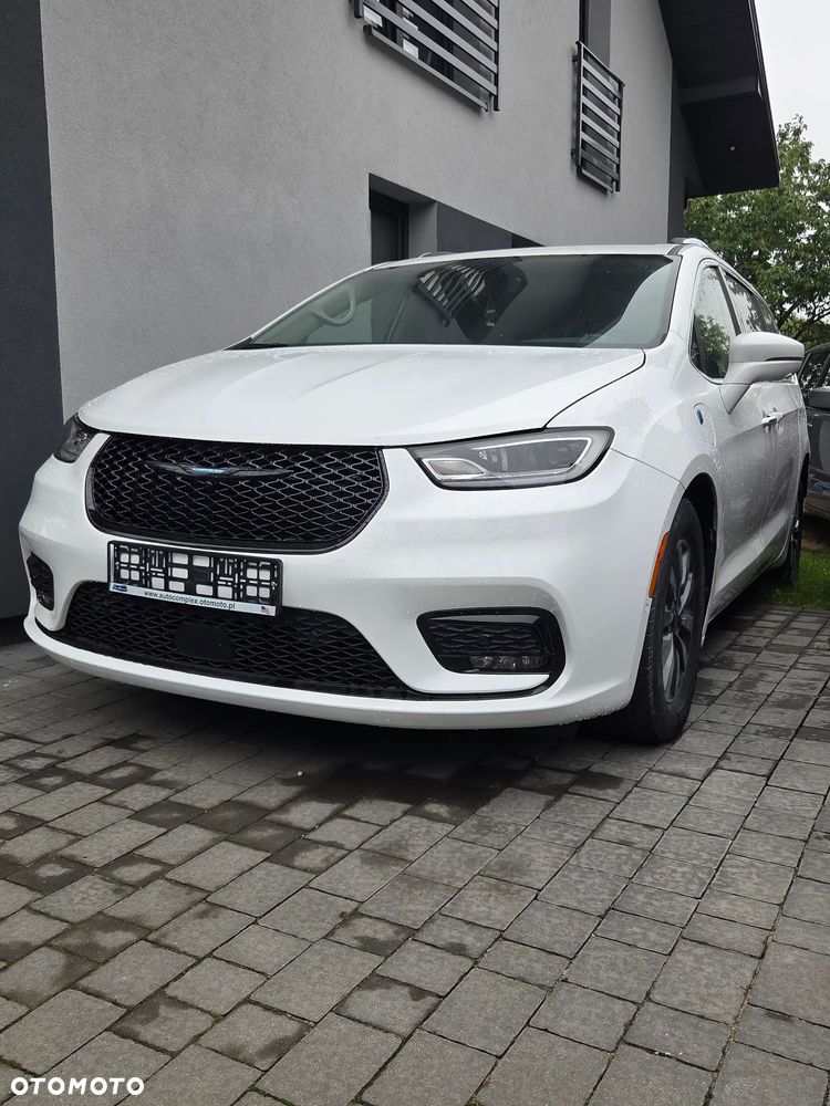 Chrysler Pacifica - 5