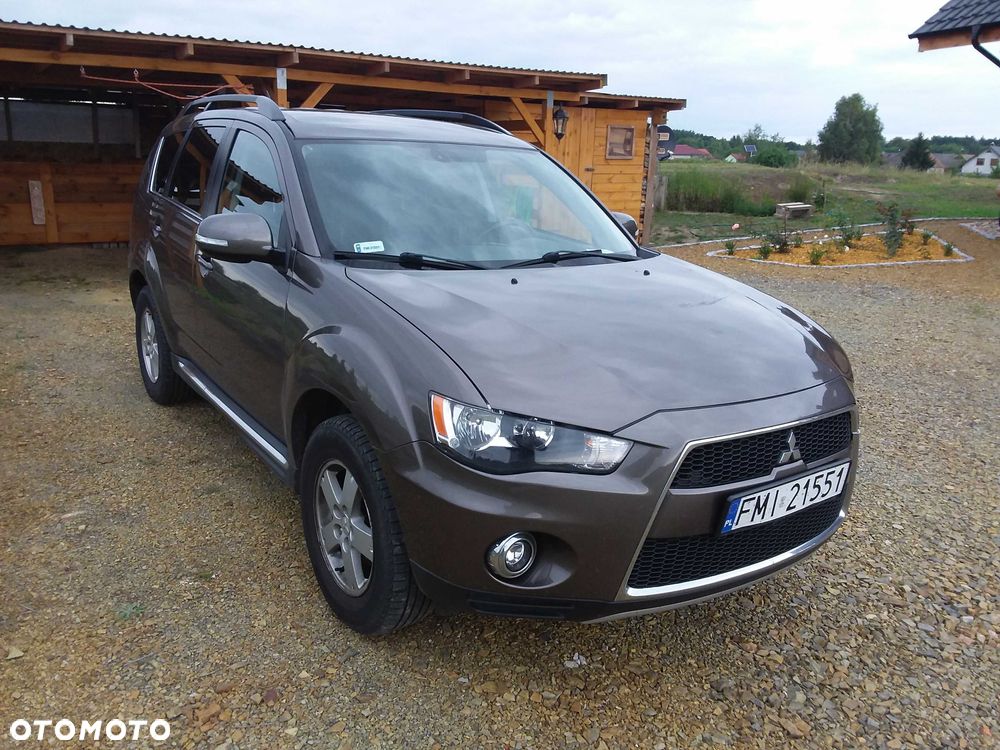 Mitsubishi Outlander - 1