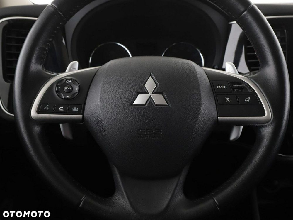 Mitsubishi Outlander - 21