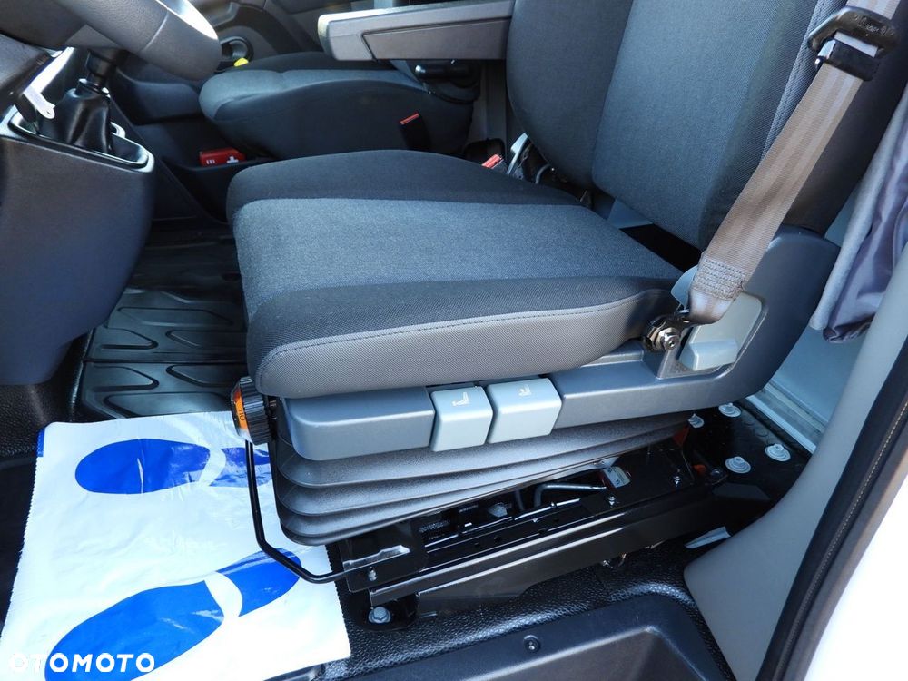 Renault MASTER PLANDEKA 8 PALET WEBASTO TEMPOMAT LEDY KLIMATYZACJA  165KM - 28