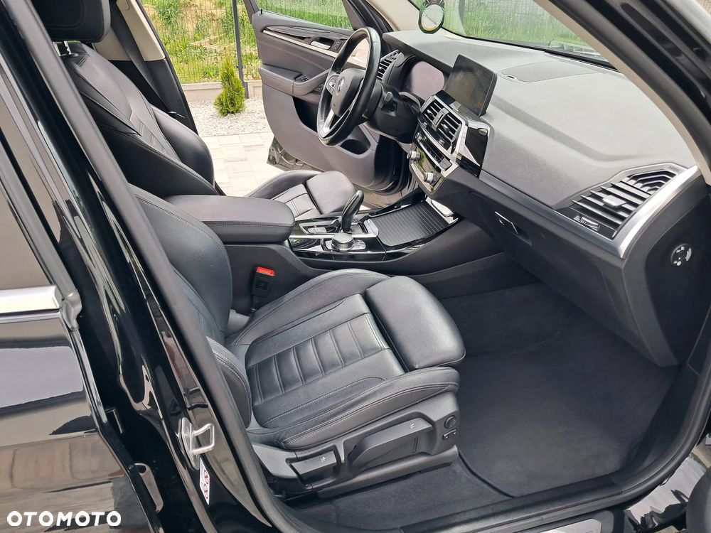 BMW X3 sDrive18d - 18