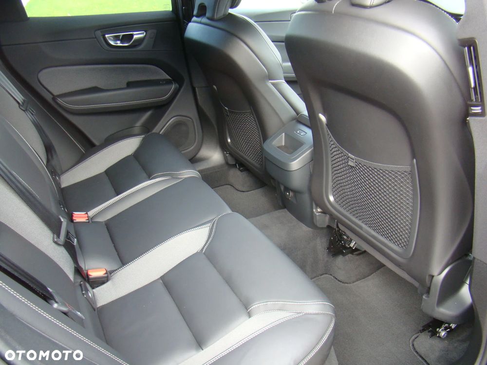 Volvo XC 60 B5 B AWD Geartronic RDesign - 35