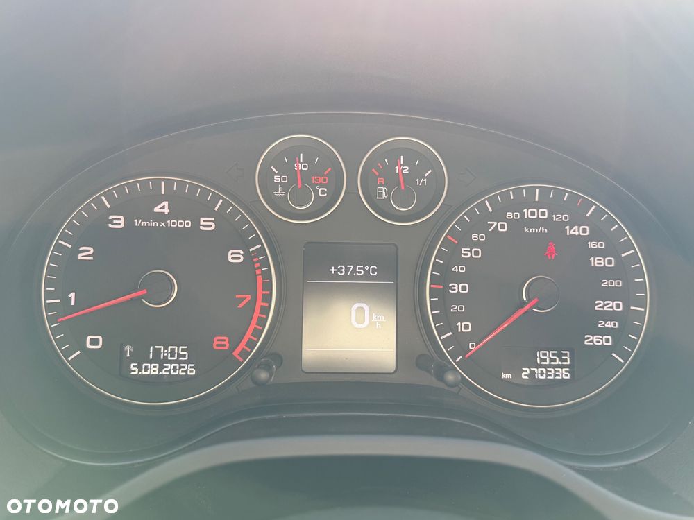 Audi A3 3-drzwiowe 1.6 Ambition - 9
