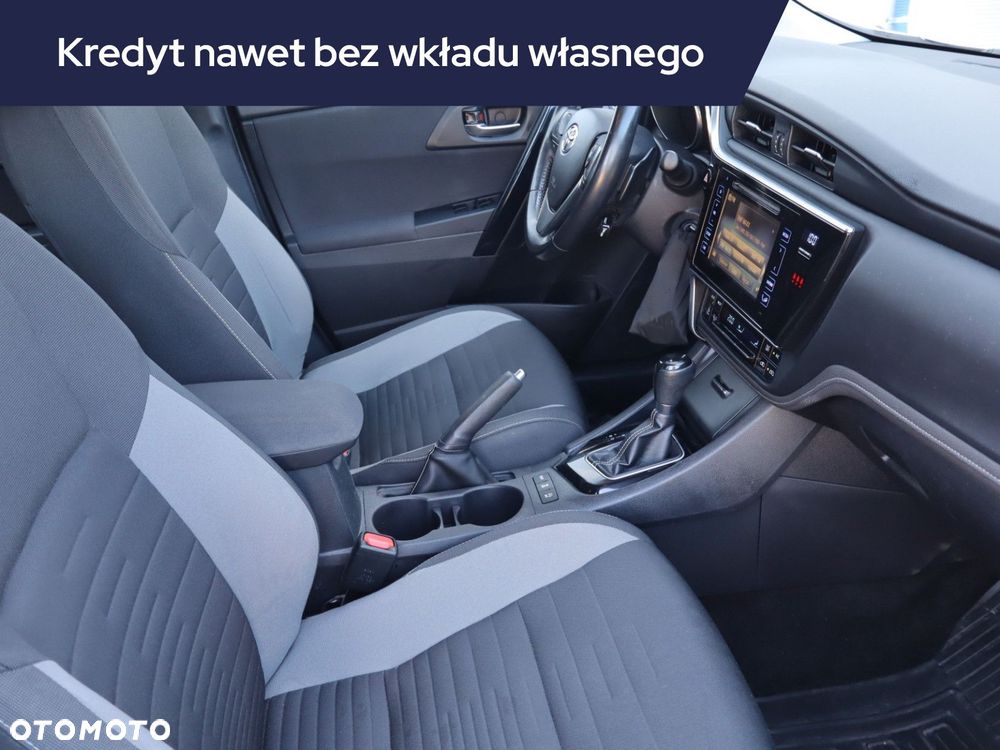 Toyota Auris - 11