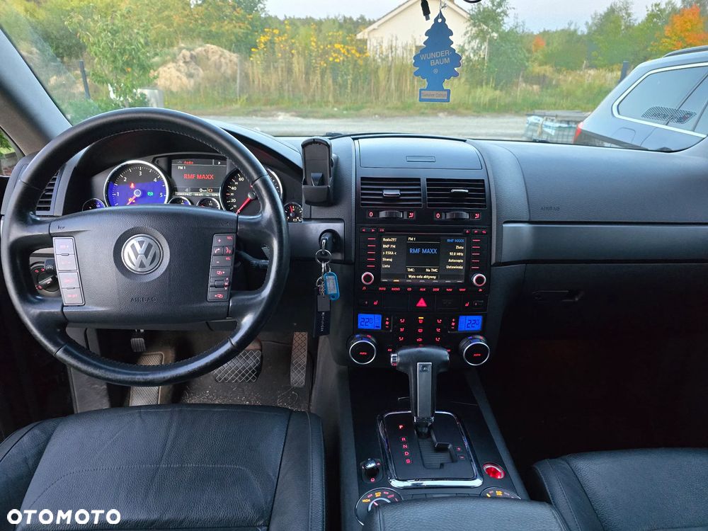 Volkswagen Touareg - 2