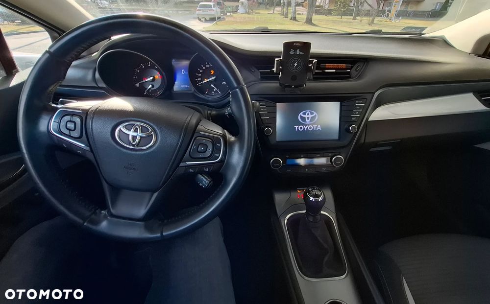 Toyota Avensis 1.8 Premium - 13