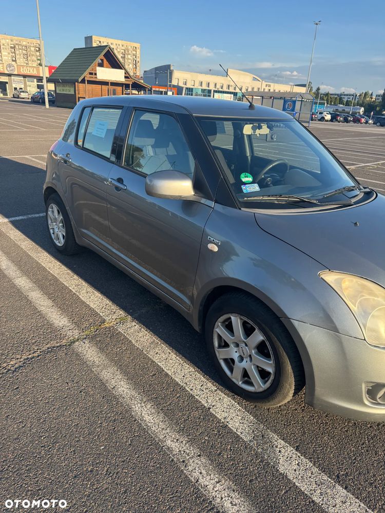 Suzuki Swift 1.3 DDiS Comfort - 4