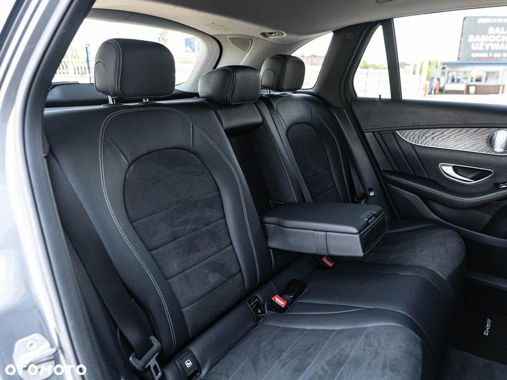 Mercedes-Benz GLC - 32