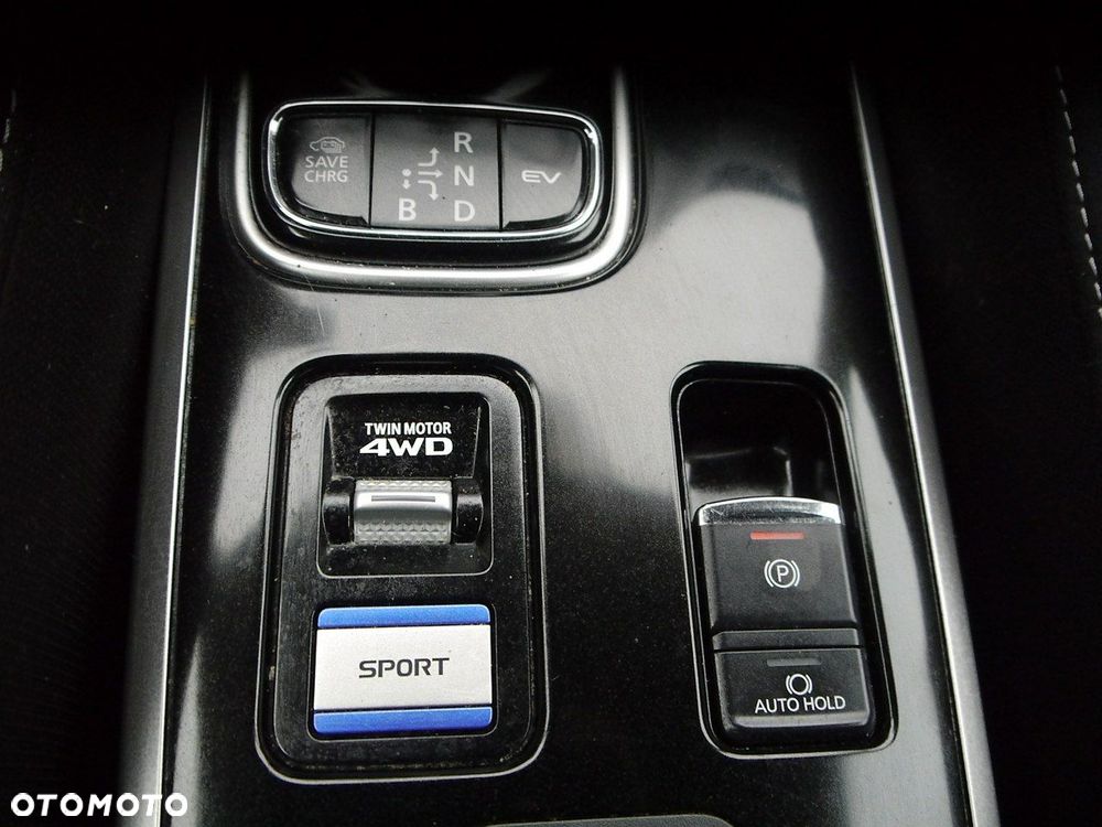 Mitsubishi Outlander - 23