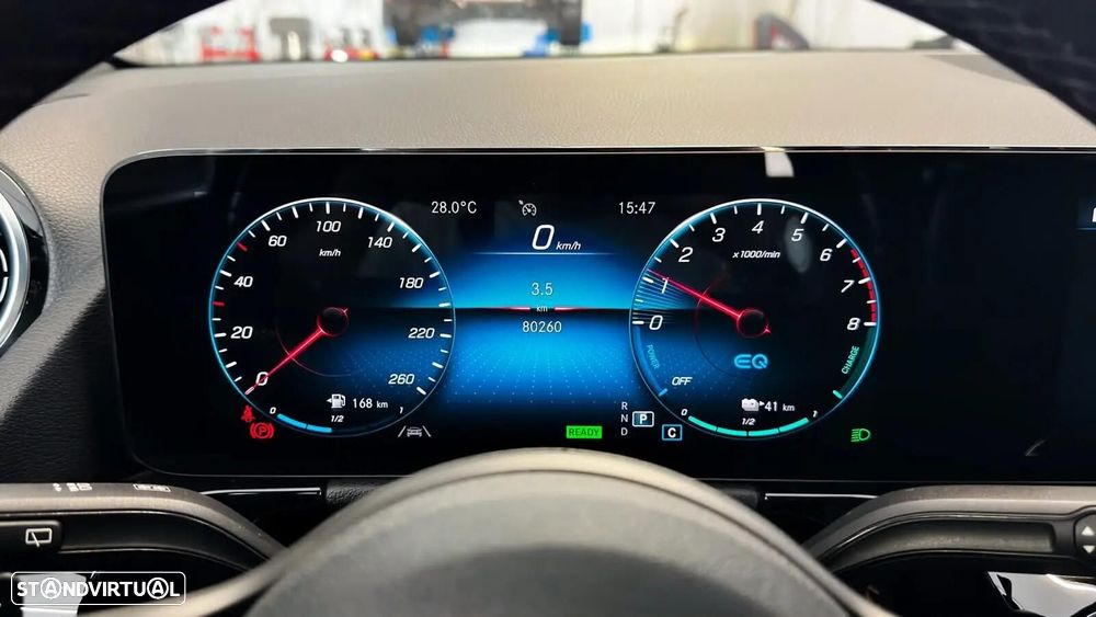 Mercedes-Benz GLA 250 - 23