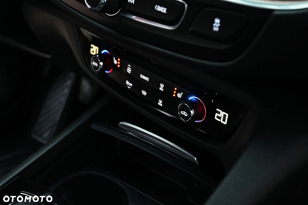 Opel Insignia CT 2.0 CDTI 4x4 Exclusive S&S - 22