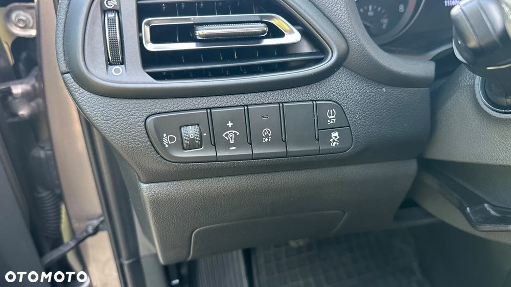 Hyundai i30 1.5 T-GDI 48V Executive - 16