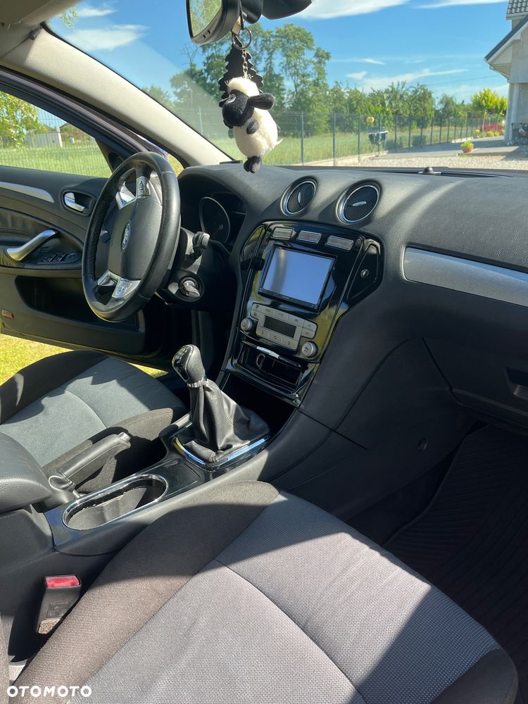 Ford Mondeo 1.8 TDCi Ambiente - 14