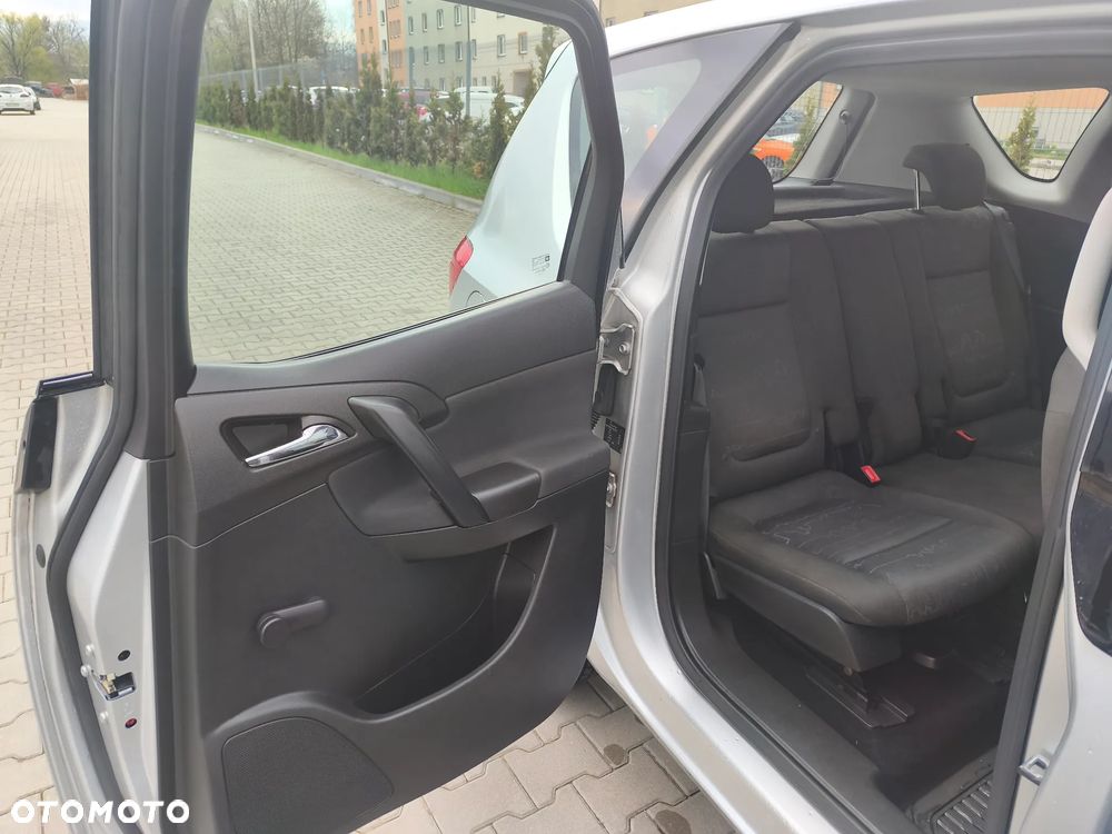 Opel Meriva - 11
