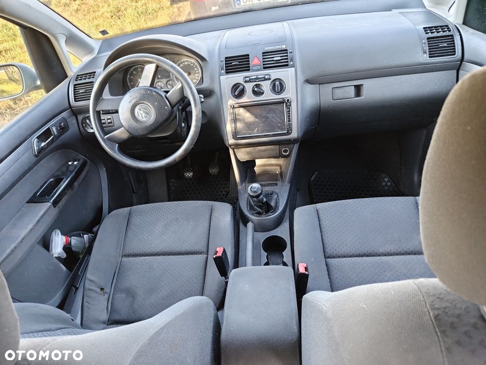 Volkswagen Touran - 8