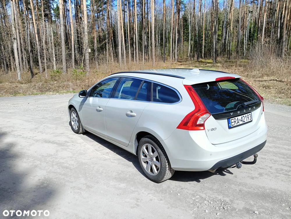 Volvo V60 D3 Summum - 4