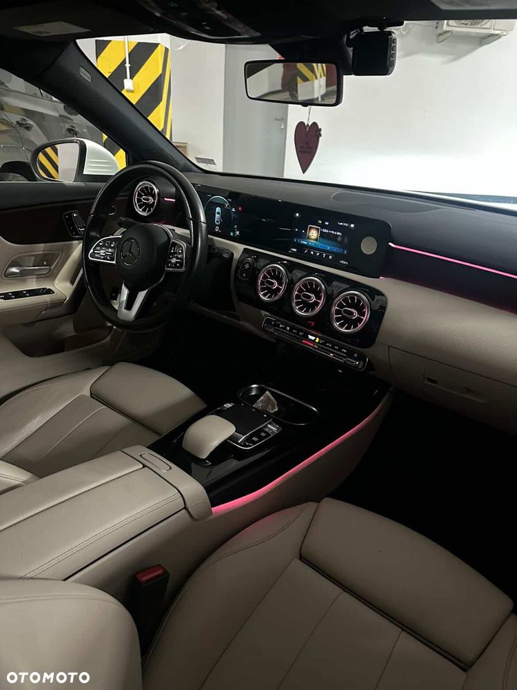 Mercedes-Benz Klasa A 220 4Matic 7G-DCT AMG Line - 9