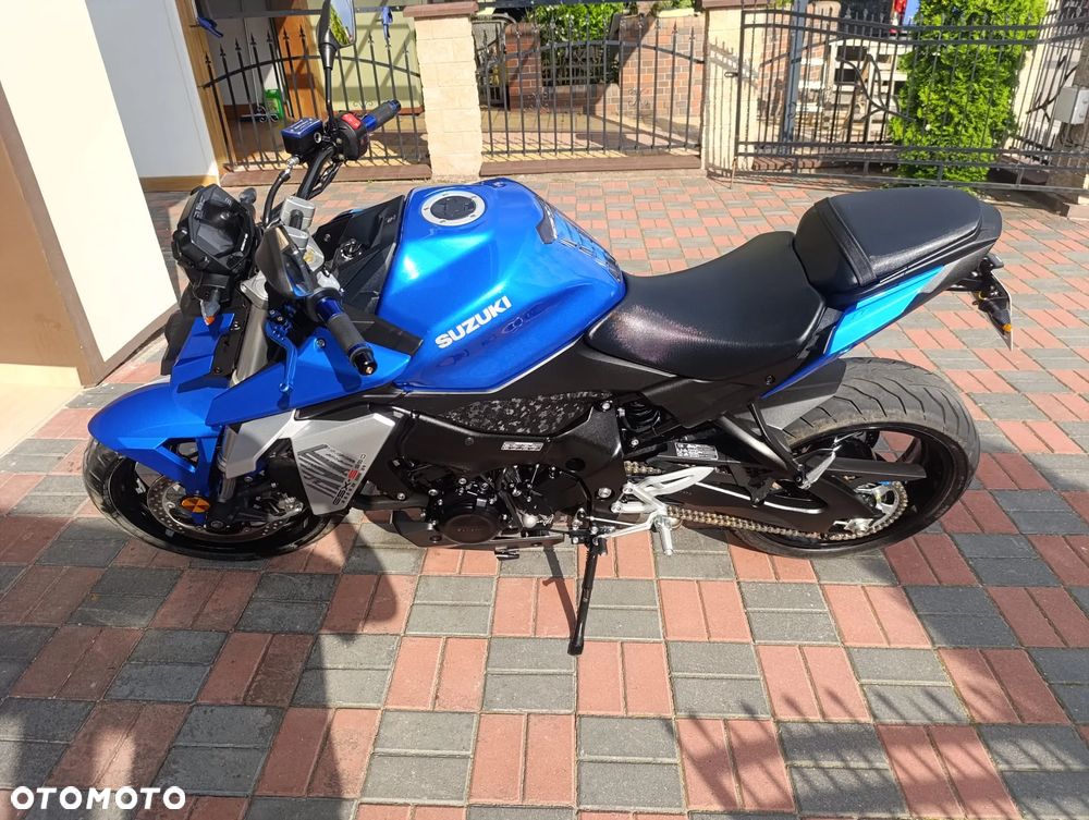 Suzuki GSX - 20