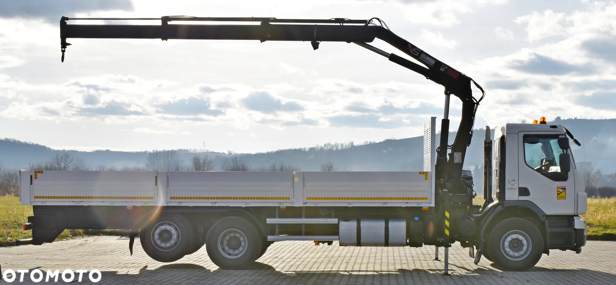 Volvo FE 320 * SKRZYNIA 8,00 m * HIAB 144 B - 2 HIDUO + PILOT - 5