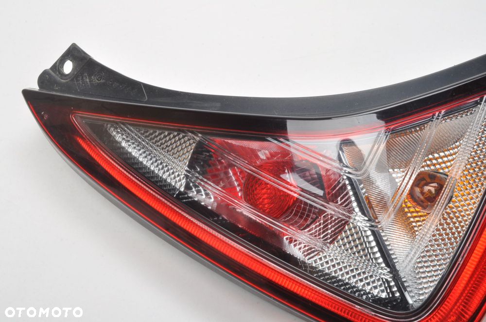 TOYOTA AYGO II LIFT LAMPA PRAWA TYLNA PRAWY TYŁ - 2